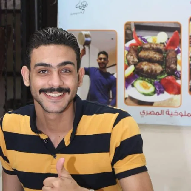 الشاب ” زياد الحاتي ” تمكن من افتتاح سلسلة مطاعم بمحافظة الشرقية