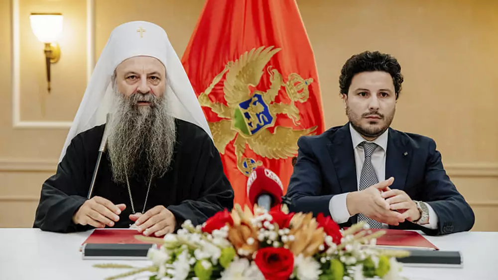 Montenegrin PM secretly signs controversial contract on church property – صحيفة الصوت