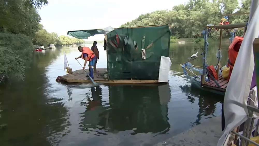 Volunteers clear up 86-kilometre stretch of River Tisza in Hungary – صحيفة الصوت