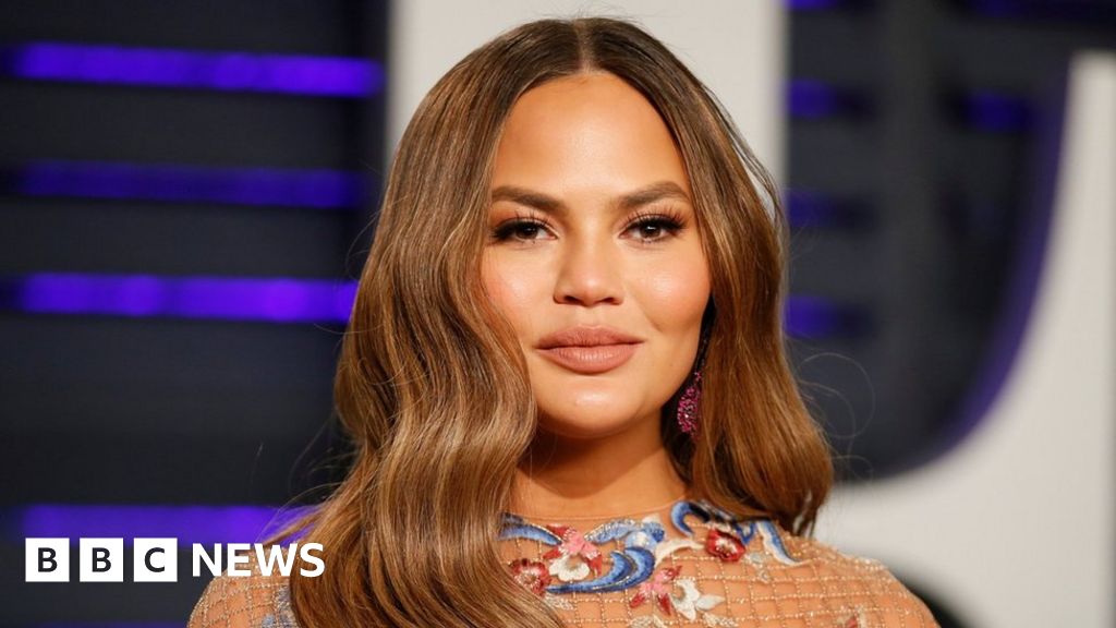 Chrissy Teigen and John Legend announce pregnancy-صحيفة الصوت