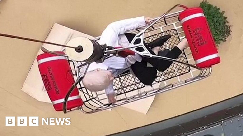 People are being airlifted to safety to escape Kentucky floods-صحيفة الصوت