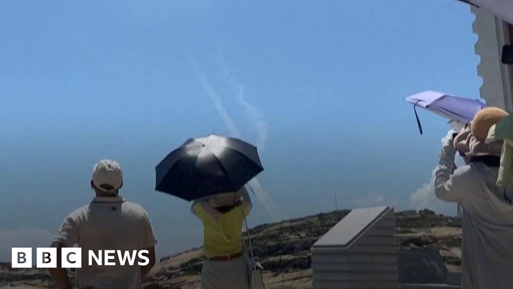 Loud bangs as China begins Taiwan drills-صحيفة الصوت