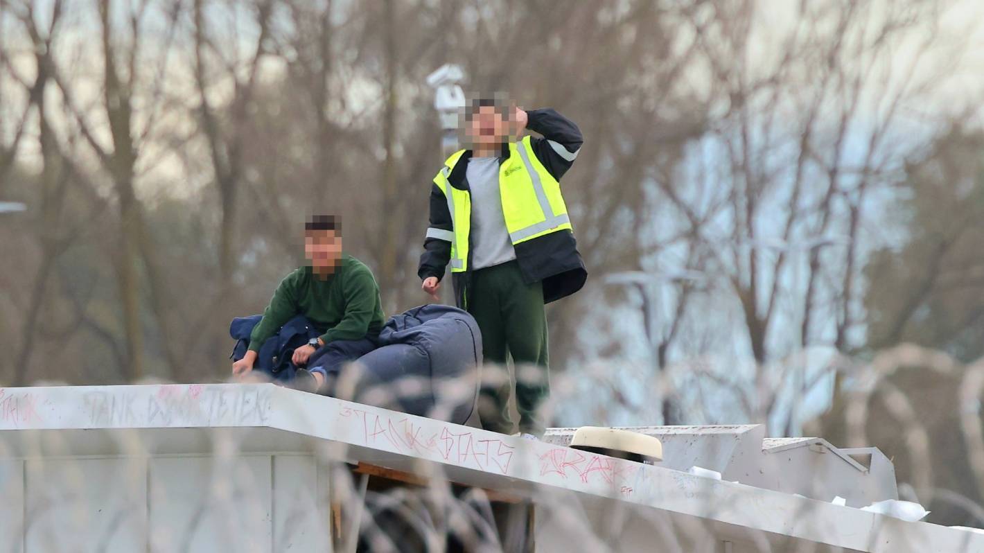 Rooftop prison standoff by teen inmates likely a ‘cry for help’ – صحيفة الصوت