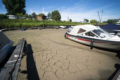 Oproep na officieel tekort: wees zuinig met water, al hebben de grootste slachtoffers daar niets aan-صحيفة الصوت
