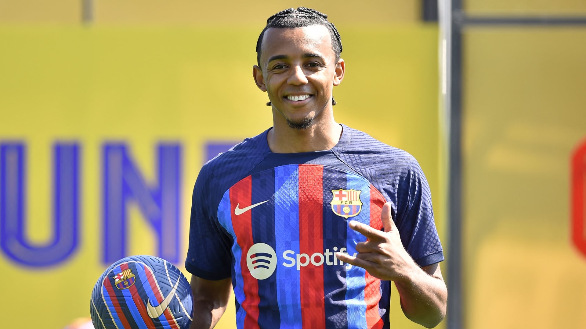 برشلونة يقدّم صفقته الجديدة.. من جيوليس كوندي؟ – صحيفة الصوت