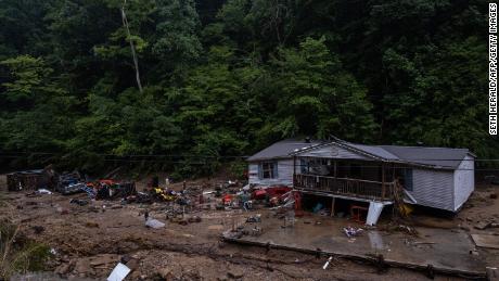 Kentucky flooding: As dozens are found dead and death toll is expected to rise, officials call for critical recovery supplies – صحيفة الصوت