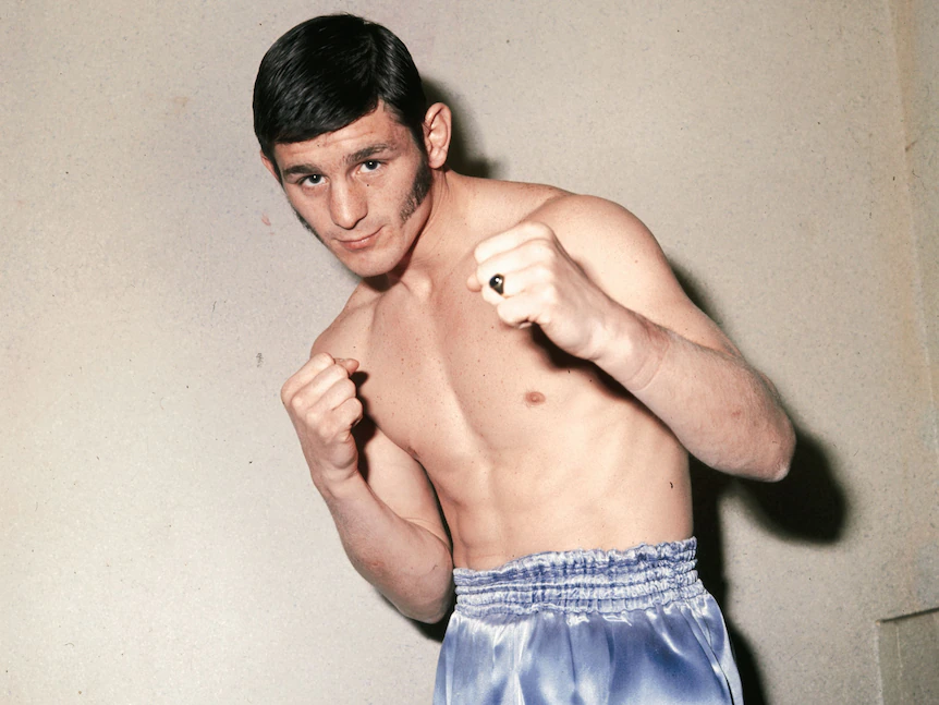 Former world featherweight boxing legend Jean-Pierre ‘Johnny’ Famechon dies, aged 77 – صحيفة الصوت