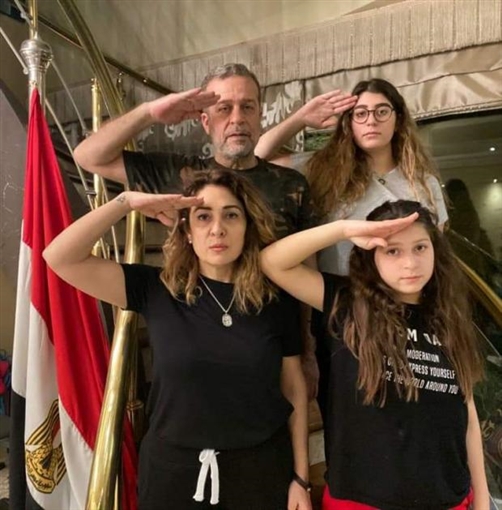 قبل خلافاتها مع ابنتيها … من هي لورا عماد وكيف تحدثت عن زوجها شريف منير | خبر – صحيفة الصوت