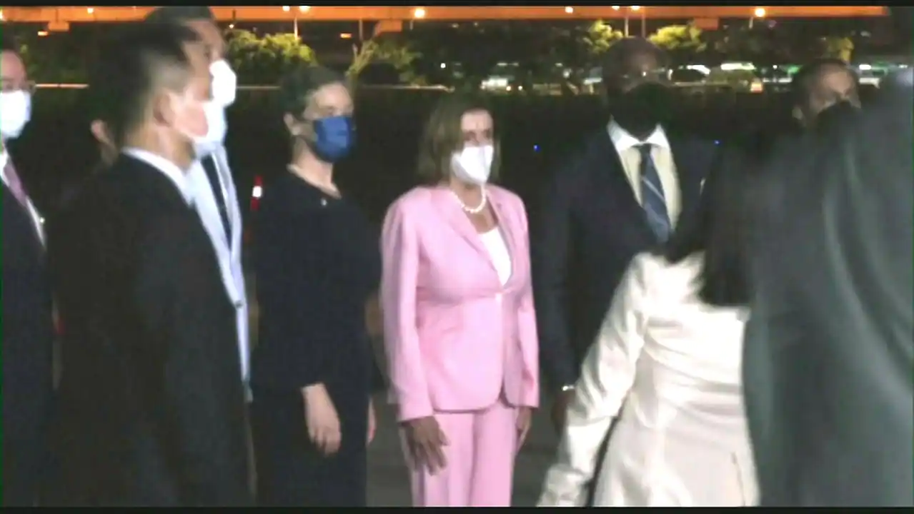 U.S. Speaker Nancy Pelosi arrives in Taiwan for official visit heavily criticized by China-صحيفة الصوت
