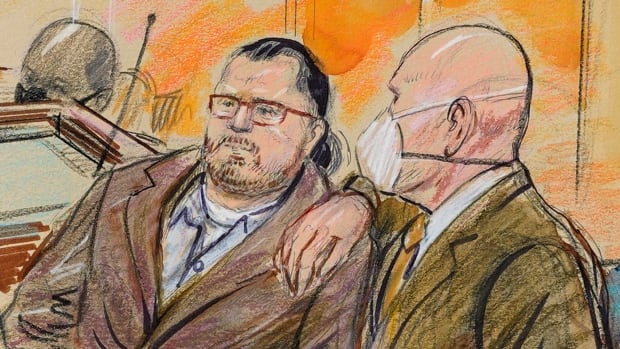 Texas man who stormed U.S. Capitol on Jan. 6 while armed sentenced to 7 years in prison-صحيفة الصوت