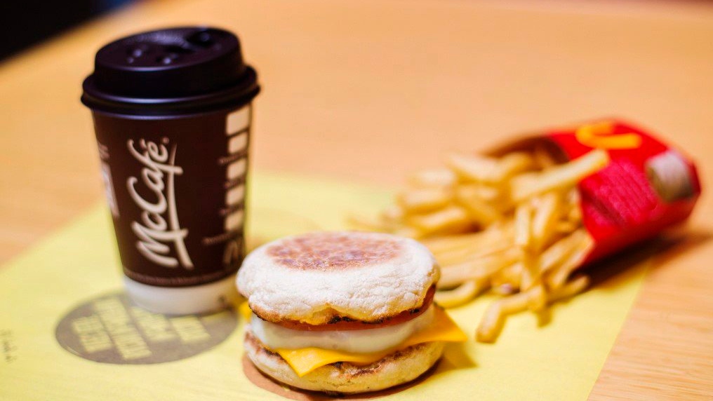 McDonald’s: Undeclared McMuffins land traveller with hefty fine-صحيفة الصوت