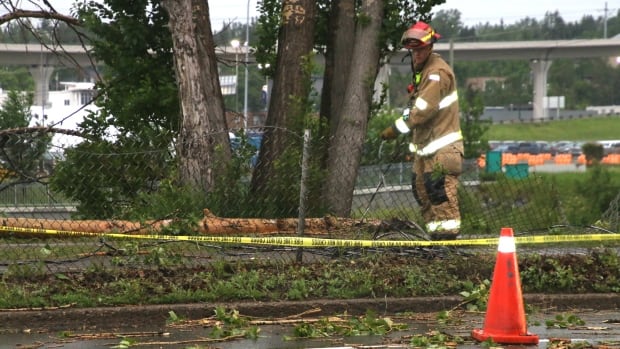 Severe thunderstorm, tornado warnings in effect for parts of central Alberta-صحيفة الصوت
