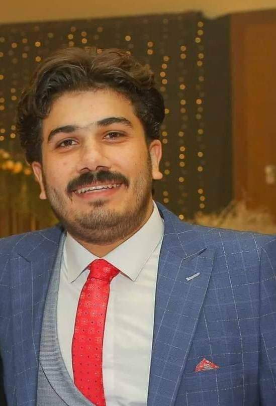 “سامر رجب يؤلف كتابه الأول Social Media Secrets”.