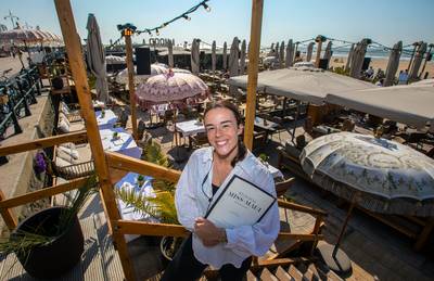 Wie vanaf de Scheveningse boulevard naar strandtenten kijkt, wordt daar niet blij van-صحيفة الصوت
