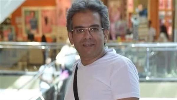 يحيى الفخراني أول المعزين في شقيق الفنان كريم أبو زيد