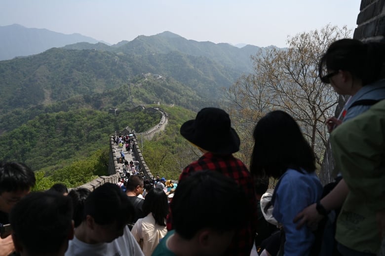 Workers arrested in China for breaking portion of the Great Wall-صحيفة الصوت