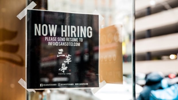 Canada added 40,000 jobs in August — but it added 100,000 more people, too-صحيفة الصوت