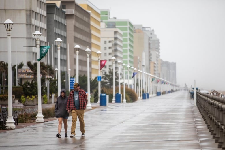 Tropical storm Ophelia makes landfall in North Carolina-صحيفة الصوت