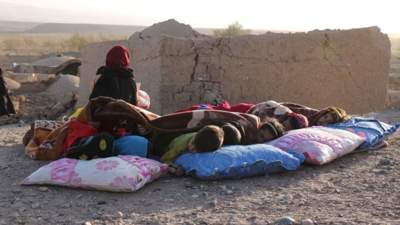 Death toll from earthquakes in western Afghanistan rises to over 2,000, Taliban says-صحيفة الصوت