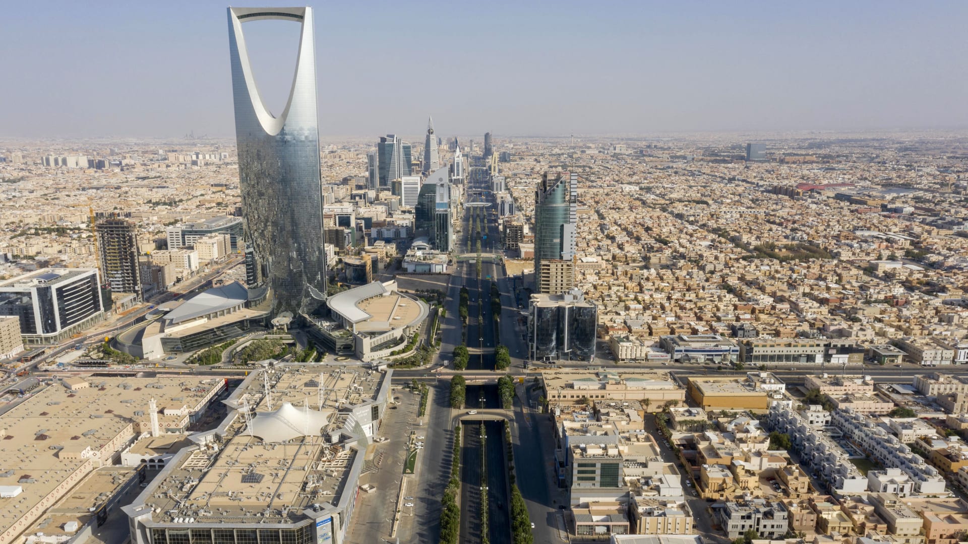 السعودية.. ضبط ومصادرة المئات من الرُتب والبدلات العسكرية المخالفة في منطقة الرياض – صحيفة الصوت